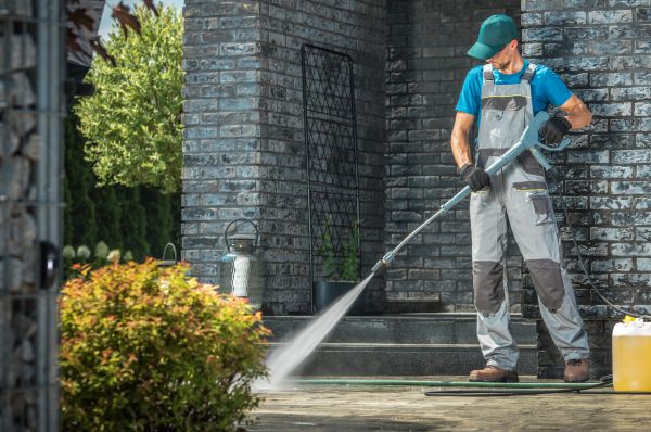 Outside House Cleaning in Auburn