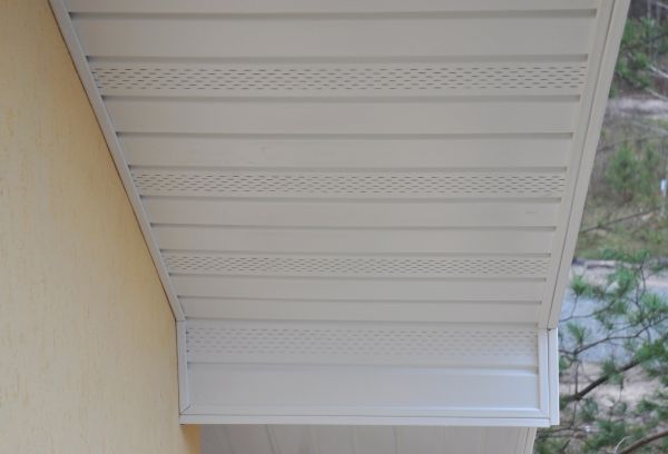 Soffit Dirt Removal in Auburn