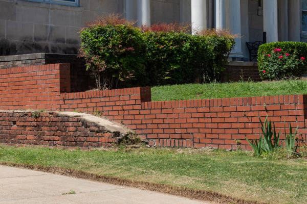 Retaining Wall Cleaning in Auburn
